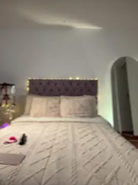 Snapshot of samantha_evans2 chatting on February 14, 2026, 12:51 am samantha evans2 online show from February 14, 2026, 12:51 am