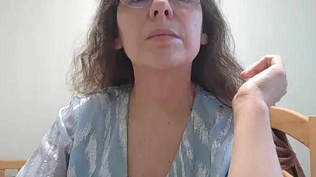 HollyJewel online show from March 6, 2026, 1:29 pm