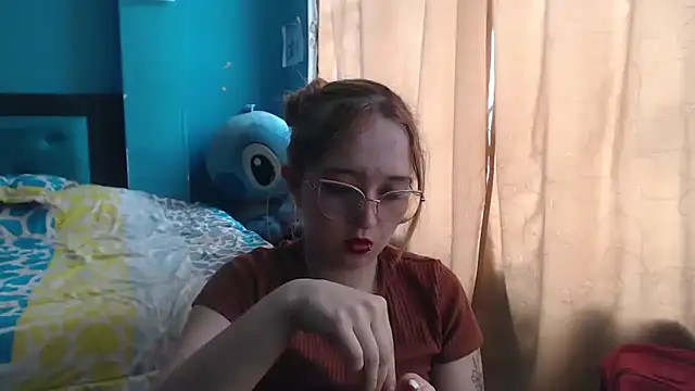 Liaroberts1 online show from January 29, 2025, 6:18 pm