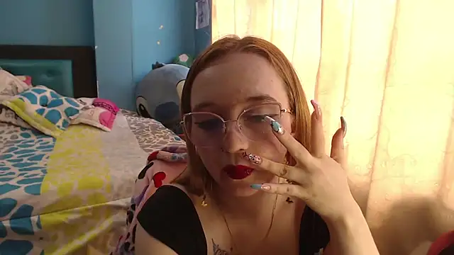 Liaroberts1 online show from February 8, 2025, 3:10 pm