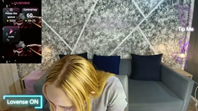 Liaroberts1 online show from July 17, 2026, 1:51 pm
