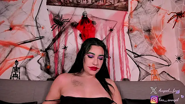 angeel fox online show from October 31, 2025, 6:03 am