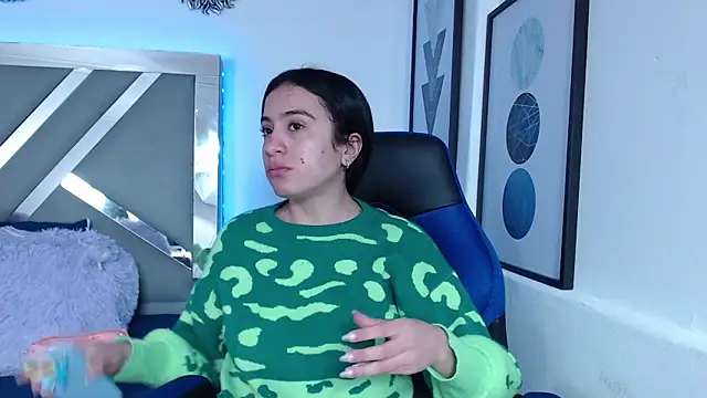 Snapshot of ZaraDames_ chatting on December 30, 2024, 12:54 am ZaraDames  online show from December 30, 2024, 12:54 am