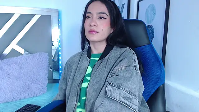 Snapshot of ZaraDames_ chatting on January 24, 2025, 3:54 am ZaraDames  online show from January 24, 2025, 3:54 am