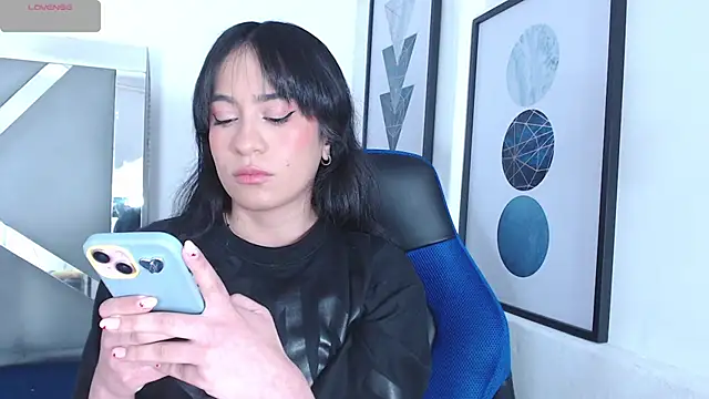 Snapshot of ZaraDames_ chatting on February 19, 2025, 3:50 am ZaraDames  online show from February 19, 2025, 3:50 am