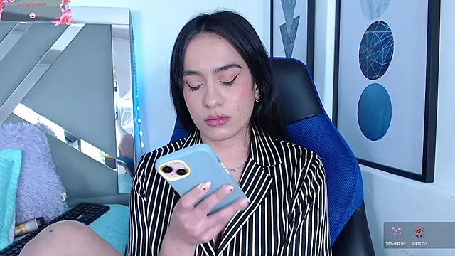 Snapshot of ZaraDames_ chatting on March 13, 2025, 7:31 am ZaraDames  online show from March 13, 2025, 7:31 am