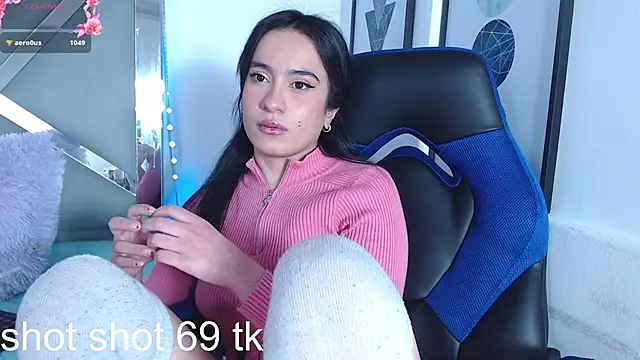 Snapshot of ZaraDames_ chatting on March 16, 2025, 9:05 am ZaraDames  online show from March 16, 2025, 9:05 am