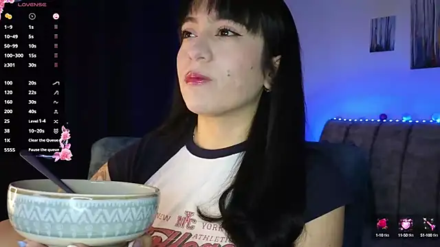 Snapshot of ZaraDames_ chatting on September 25, 2025, 3:43 am ZaraDames  online show from September 25, 2025, 3:43 am