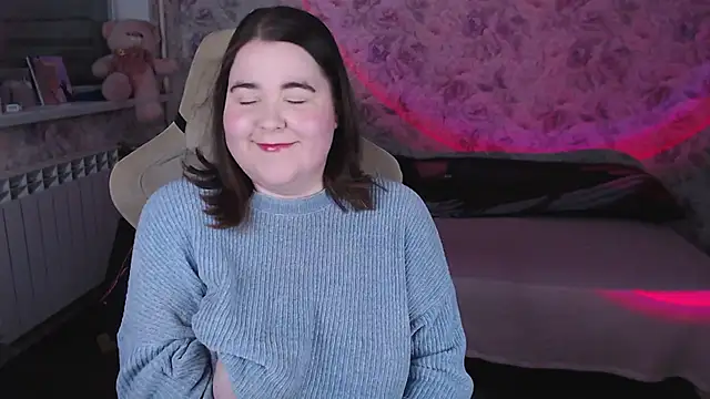 Estelle Hicks online show from April 10, 2026, 6:45 pm