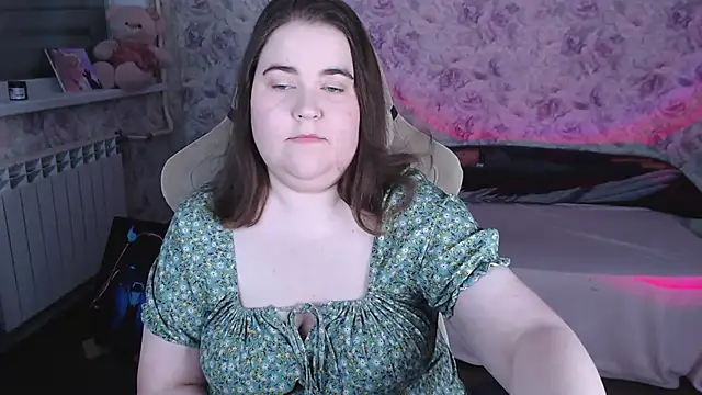 Estelle Hicks online show from May 7, 2026, 6:46 pm