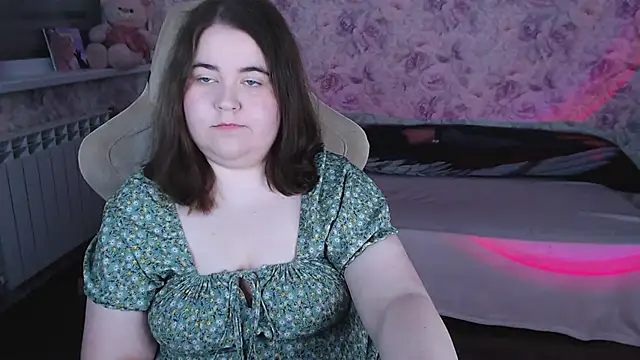 Estelle Hicks online show from May 18, 2026, 6:58 pm