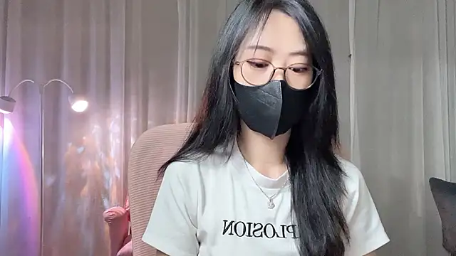  minji bae online show from April 18, 2026, 3:05 pm