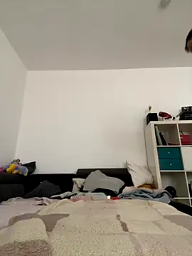 0maxx00 online show from October 5, 2025, 2:04 pm