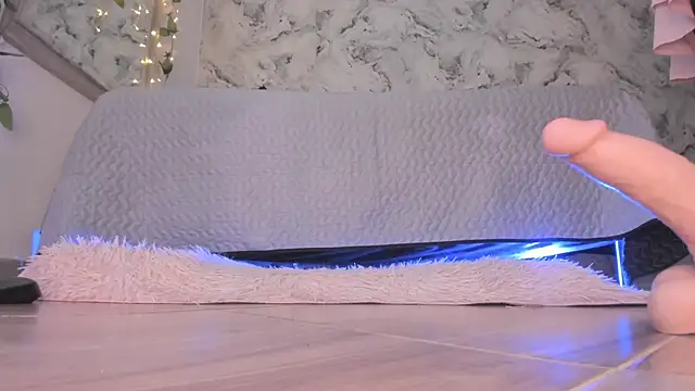 Bella desi  online show from October 10, 2025, 1:10 pm