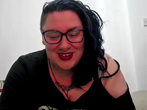 Snapshot of Bustycurves chatting on September 12, 2025, 7:25 pm Bustycurves online show from September 12, 2025, 7:25 pm