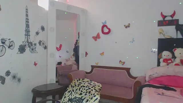 brigitht online show from April 15, 2026, 9:37 pm