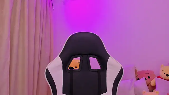 shanel taylor online show from December 4, 2025, 3:54 pm