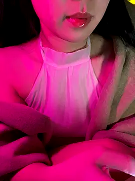 minmin2kk5 online show from December 17, 2025, 3:29 pm