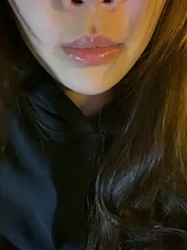 minmin2kk5 online show from February 9, 2026, 3:38 pm