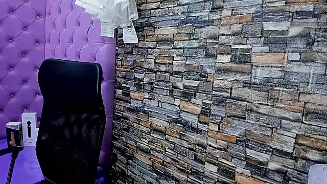 Snapshot of celeste_blue69 chatting on December 4, 2024, 2:20 am celeste blue69 online show from December 4, 2024, 2:20 am