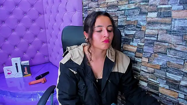 Snapshot of celeste_blue69 chatting on December 11, 2024, 9:41 am celeste blue69 online show from December 11, 2024, 9:41 am