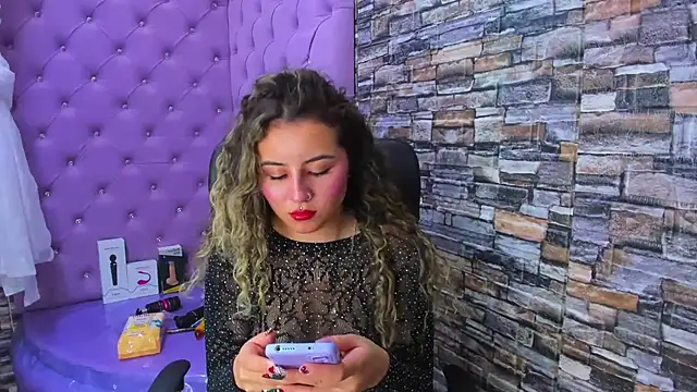 Snapshot of celeste_blue69 chatting on January 8, 2025, 2:46 am celeste blue69 online show from January 8, 2025, 2:46 am