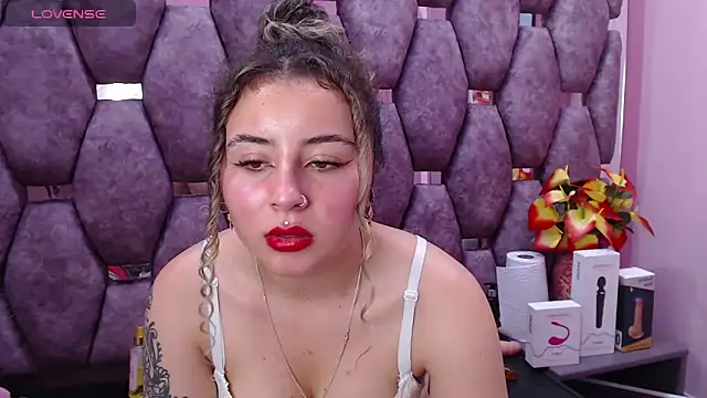 Snapshot of celeste_blue69 chatting on January 16, 2025, 5:42 am celeste blue69 online show from January 16, 2025, 5:42 am