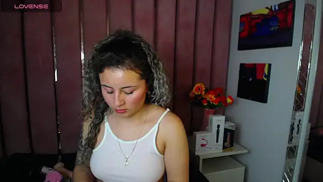 Snapshot of celeste_blue69 chatting on February 12, 2025, 3:07 am celeste blue69 online show from February 12, 2025, 3:07 am