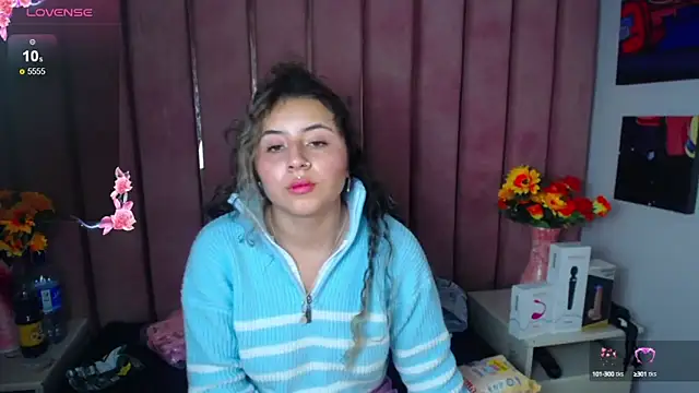 Snapshot of celeste_blue69 chatting on February 12, 2025, 6:51 am celeste blue69 online show from February 12, 2025, 6:51 am