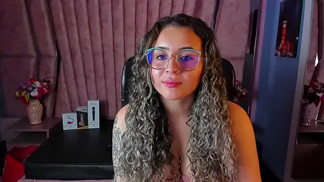 Snapshot of celeste_blue69 chatting on February 13, 2025, 3:18 am celeste blue69 online show from February 13, 2025, 3:18 am