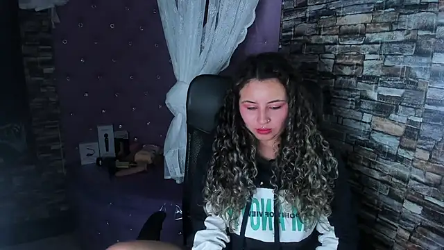 Snapshot of celeste_blue69 chatting on February 15, 2025, 8:44 am celeste blue69 online show from February 15, 2025, 8:44 am