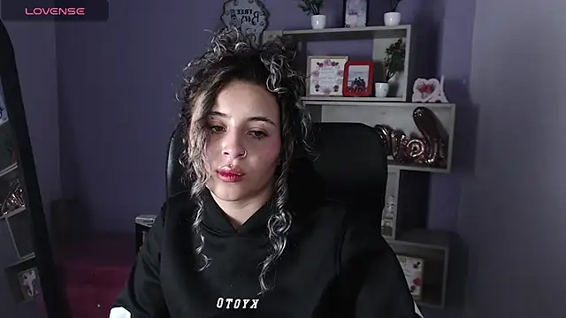 Snapshot of celeste_blue69 chatting on February 21, 2025, 8:07 am celeste blue69 online show from February 21, 2025, 8:07 am