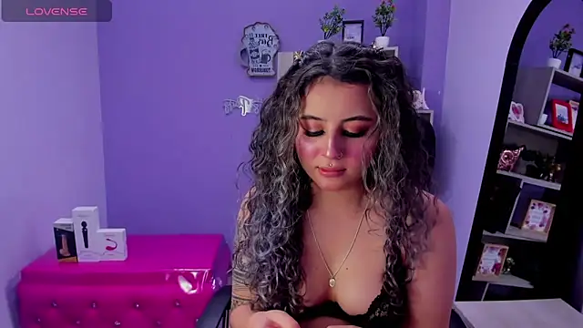 Snapshot of celeste_blue69 chatting on March 15, 2025, 2:46 am celeste blue69 online show from March 15, 2025, 2:46 am