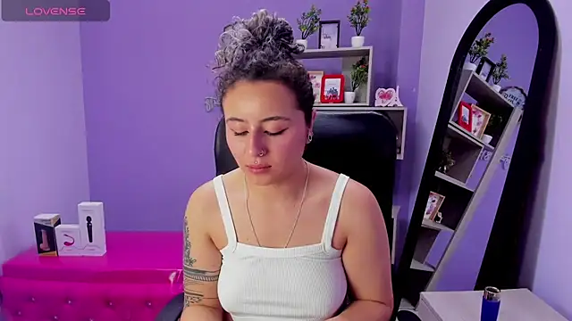 Snapshot of celeste_blue69 chatting on March 16, 2025, 9:16 am celeste blue69 online show from March 16, 2025, 9:16 am