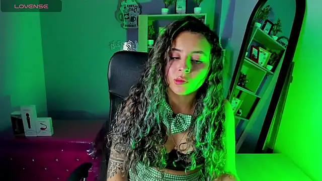 Snapshot of celeste_blue69 chatting on March 18, 2025, 6:03 am celeste blue69 online show from March 18, 2025, 6:03 am