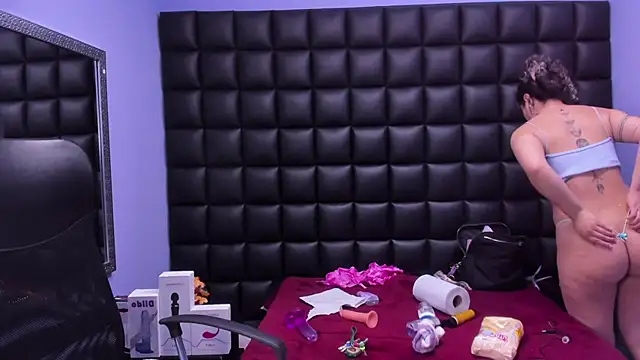 Snapshot of celeste_blue69 chatting on October 8, 2025, 4:10 am celeste blue69 online show from October 8, 2025, 4:10 am