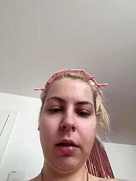 Snapshot of Livewithlucy chatting on February 27, 2026, 8:36 am Livewithlucy online show from February 27, 2026, 8:36 am