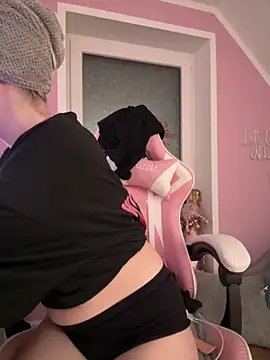 Livewithlucy online show from March 11, 2026, 7:03 am