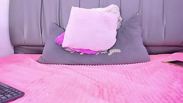 Cherllynn online show from February 25, 2025, 6:09 pm