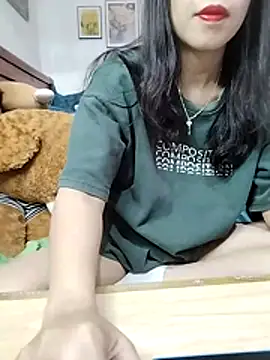 Snapshot of cream1299 chatting on January 12, 2026, 11:48 am cream1299 online show from January 12, 2026, 11:48 am