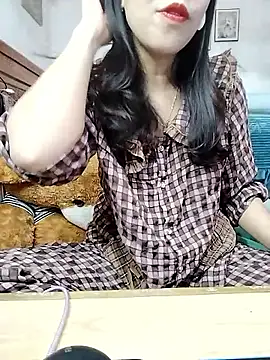 Snapshot of cream1299 chatting on January 14, 2026, 2:39 am cream1299 online show from January 14, 2026, 2:39 am