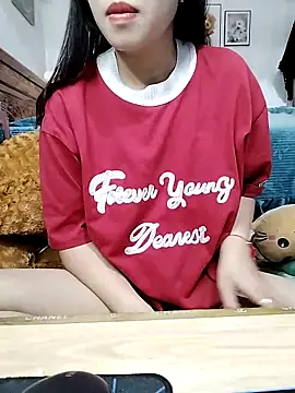 Snapshot of cream1299 chatting on February 24, 2026, 9:13 pm cream1299 online show from February 24, 2026, 9:13 pm