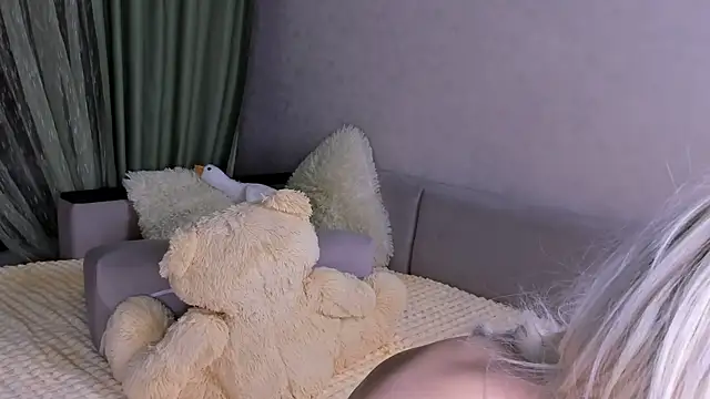 Snapshot of Sweeet_Barbie chatting on April 2, 2026, 4:04 pm Sweeet Barbie online show from April 2, 2026, 4:04 pm