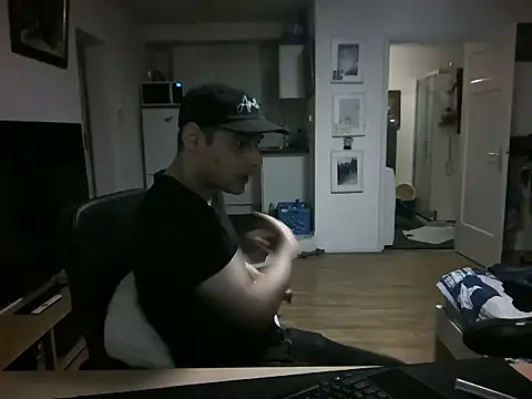 Snapshot of mihaimichael chatting on May 22, 2026, 10:26 pm mihaimichael online show from May 22, 2026, 10:26 pm