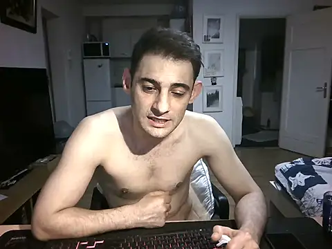 Snapshot of mihaimichael chatting on May 24, 2026, 2:16 am mihaimichael online show from May 24, 2026, 2:16 am