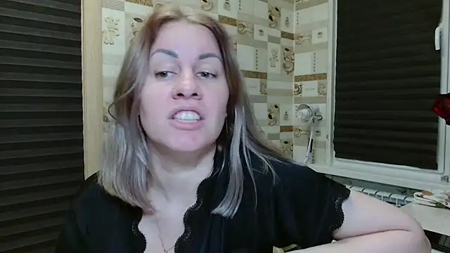 TherestlessKitty online show from June 4, 2026, 10:16 pm