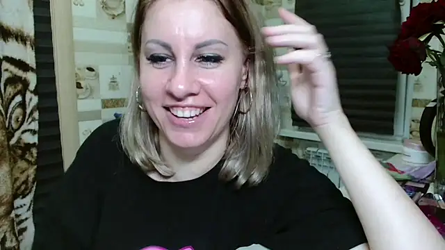 TherestlessKitty online show from June 14, 2026, 2:24 am