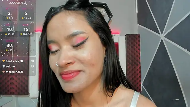 Snapshot of Karoll014 chatting on February 8, 2025, 6:12 pm Karoll014 online show from February 8, 2025, 6:12 pm