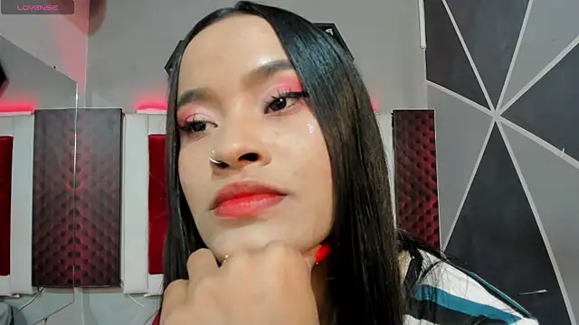 Snapshot of Karoll014 chatting on February 20, 2025, 12:47 pm Karoll014 online show from February 20, 2025, 12:47 pm
