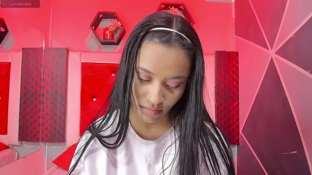 Snapshot of Karoll014 chatting on September 19, 2025, 1:56 pm Karoll014 online show from September 19, 2025, 1:56 pm
